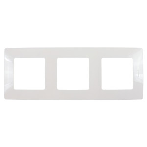 Rama Legrand Niloe 397870, 3 posturi, alb, pentru priza / intrerupator